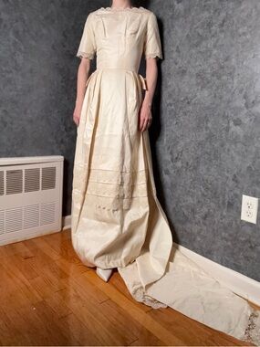 RARE 1940s Ivory Satin Wedding Gown w/ Detachable Train & Original Designer Tag
